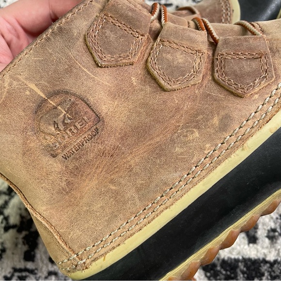 Sorel Tan and Black Winter Boots - Picture 5 of 6